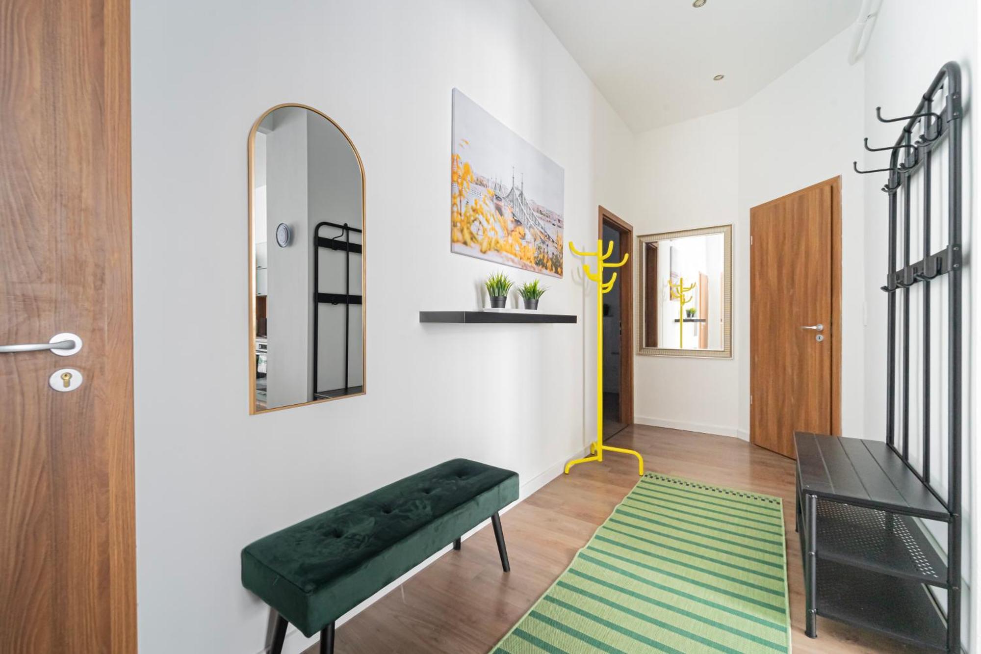 Premium With 4 Bedrooms 3 Bathrooms At Synagogue Budapesta